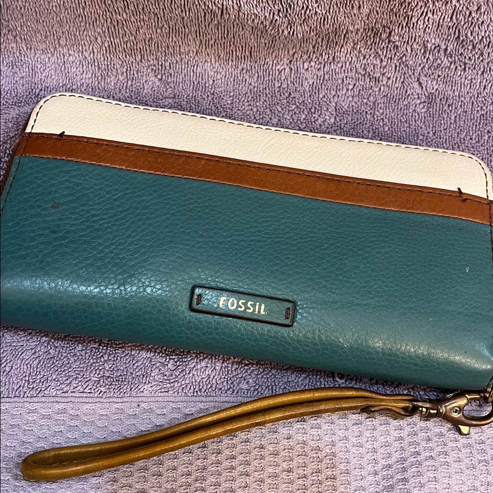 Fossil Teal and White Leather Wristlet
